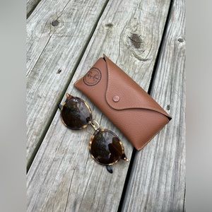 Ray ban round fleck